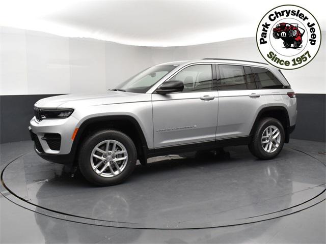 2025 Jeep Grand Cherokee GRAND CHEROKEE LAREDO X 4X4