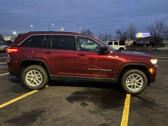 2025 Jeep Grand Cherokee GRAND CHEROKEE LAREDO X 4X4 2025 Jeep Grand Cherokee GRAND CHEROKEE LAREDO X 4X4