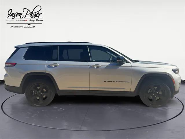 2023 Jeep Grand Cherokee L Altitude 4x2