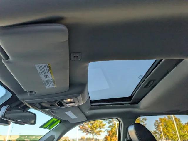 2017 RAM 1500 Laramie Crew Cab 4x4 57 Box 2017 RAM 1500 Laramie Crew Cab 4x4 57 Box