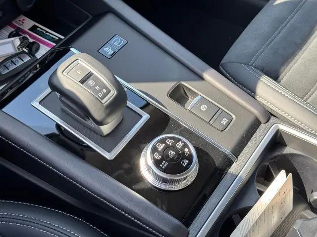 2025 Mitsubishi Outlander PHEV SE S-AWC