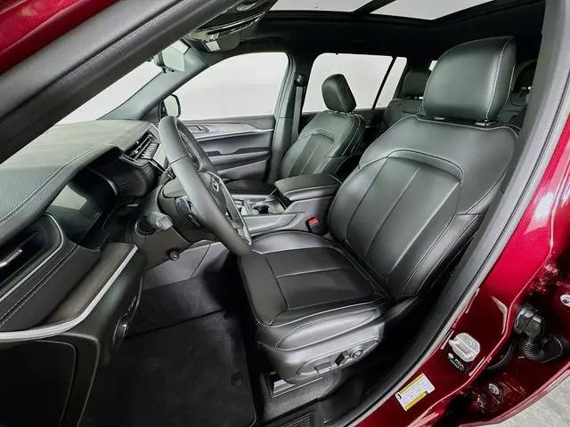2025 Jeep Grand Cherokee L Limited 4x4