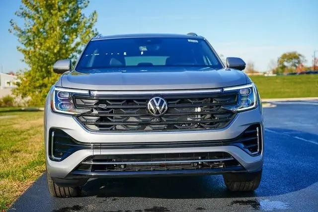 2026 Volkswagen Atlas Cross Sport SEL Premium R-Line