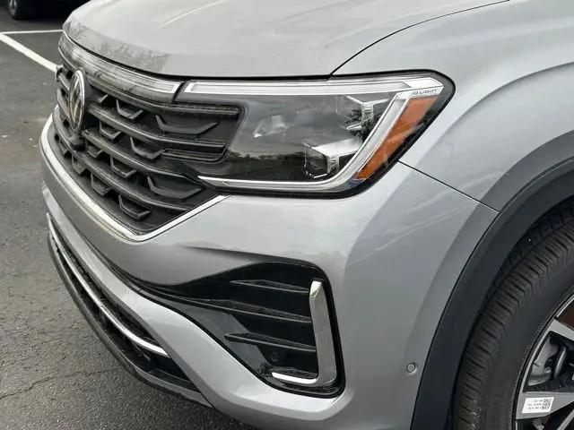 2026 Volkswagen Atlas Cross Sport SEL Premium R-Line
