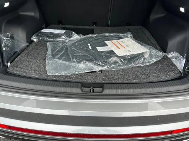 2026 Volkswagen Atlas Cross Sport SEL Premium R-Line