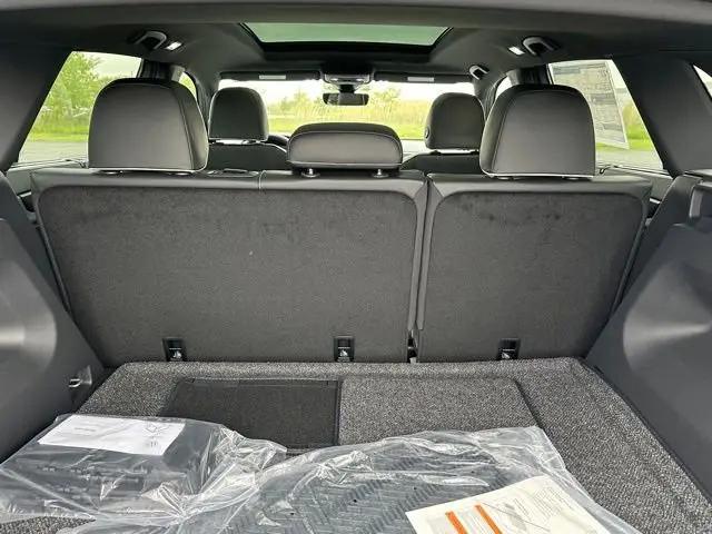 2026 Volkswagen Atlas Cross Sport SEL Premium R-Line
