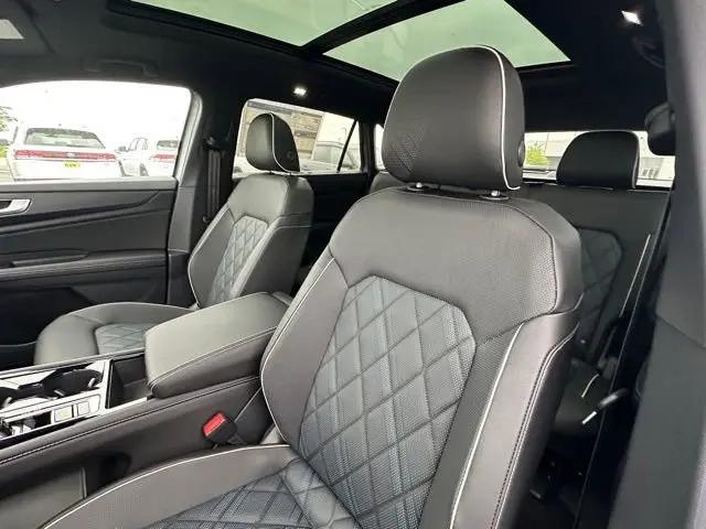 2026 Volkswagen Atlas Cross Sport SEL Premium R-Line
