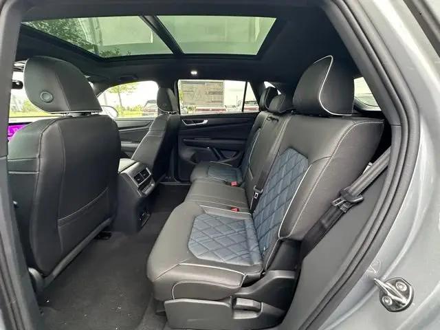 2026 Volkswagen Atlas Cross Sport SEL Premium R-Line