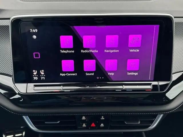 2026 Volkswagen Atlas Cross Sport SEL Premium R-Line