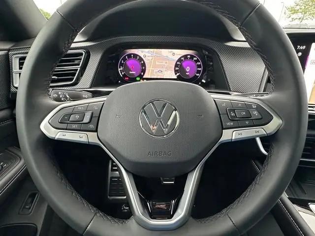2026 Volkswagen Atlas Cross Sport SEL Premium R-Line