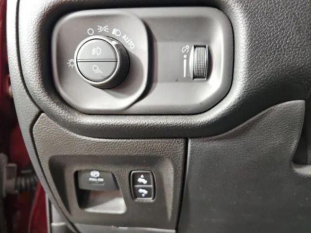 2022 Ram 1500 Big Horn Crew Cab 4x4 5'7" Box