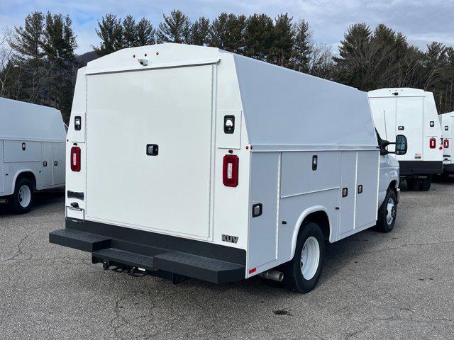 2026 Ford E-350 Cutaway Base