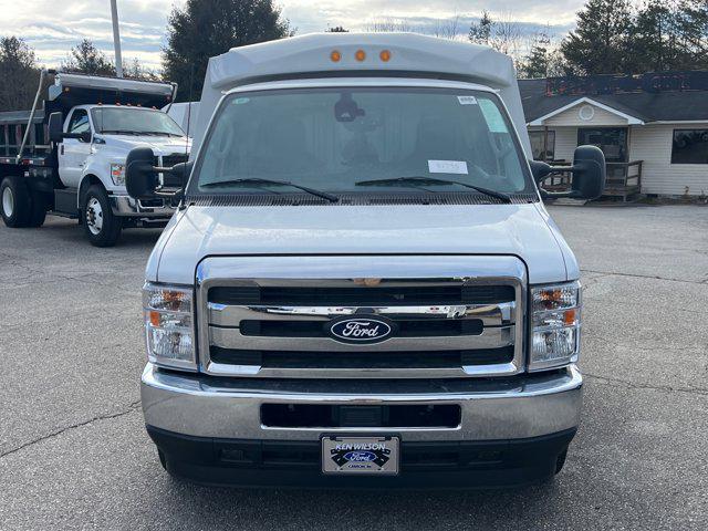2026 Ford E-350 Cutaway Base