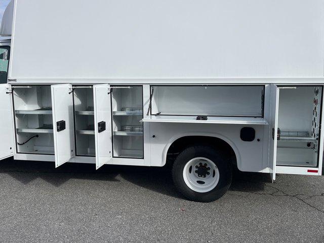 2026 Ford E-350 Cutaway Base