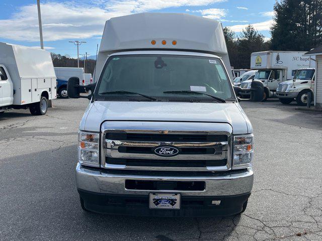 2026 Ford E-350 Cutaway Base