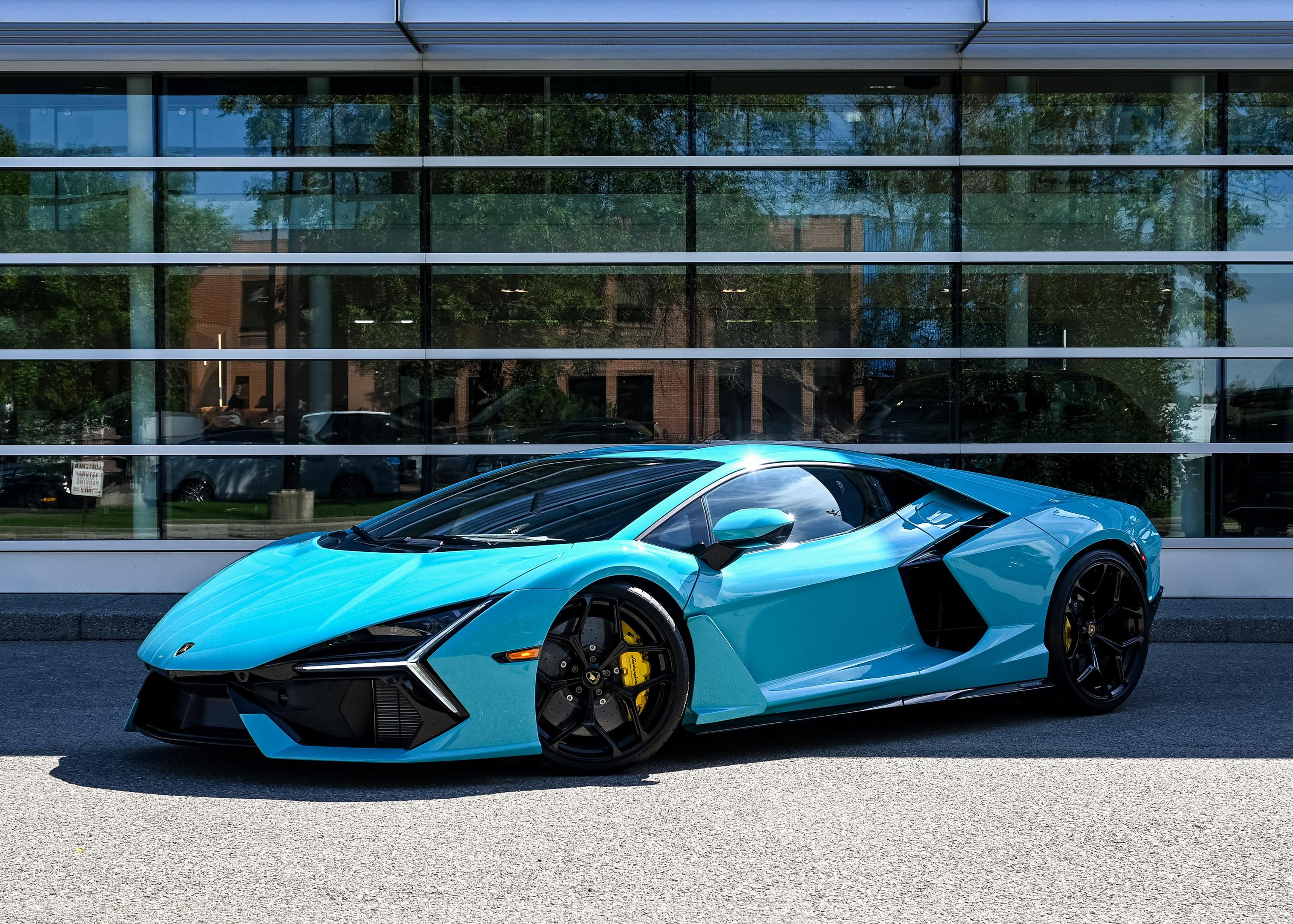 /2024 Lamborghini Revuelto