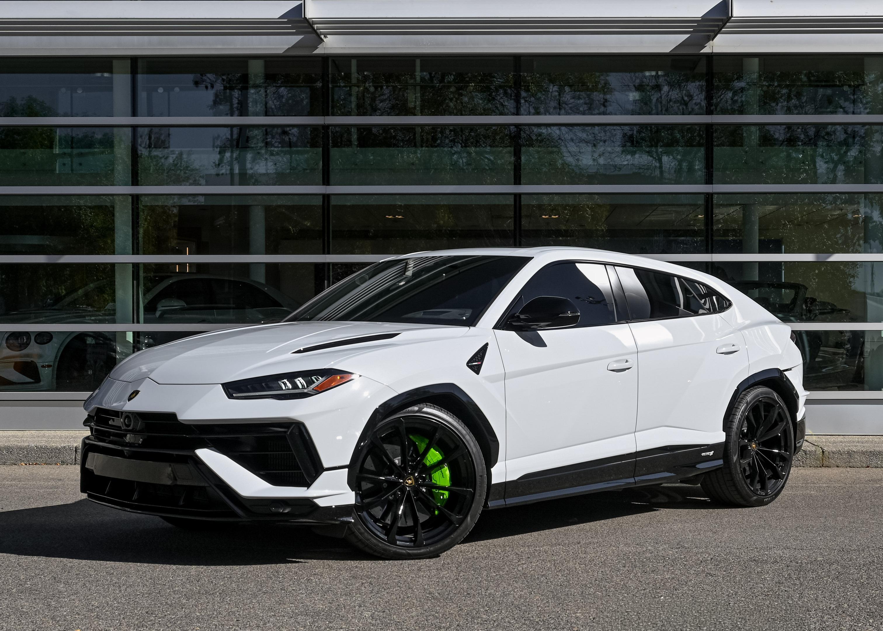 /2024 Lamborghini Urus
