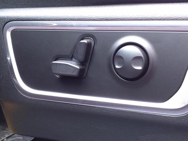 2023 RAM 1500 Laramie Crew Cab 4x4 57 Box 2023 RAM 1500 Laramie Crew Cab 4x4 57 Box