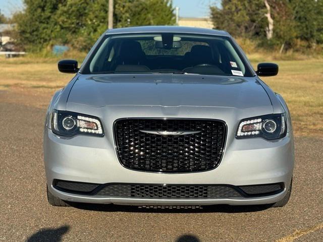 2022 Chrysler 300 Touring 2022 Chrysler 300 Touring
