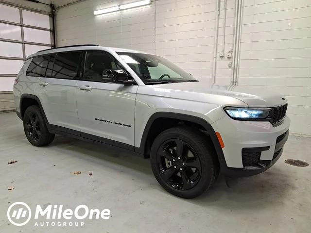 2023 Jeep Grand Cherokee L Altitude 4x4