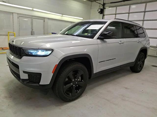 2023 Jeep Grand Cherokee L Altitude 4x4