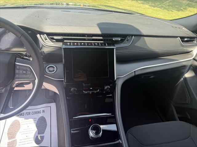 2025 Jeep Grand Cherokee L Laredo X 4x4