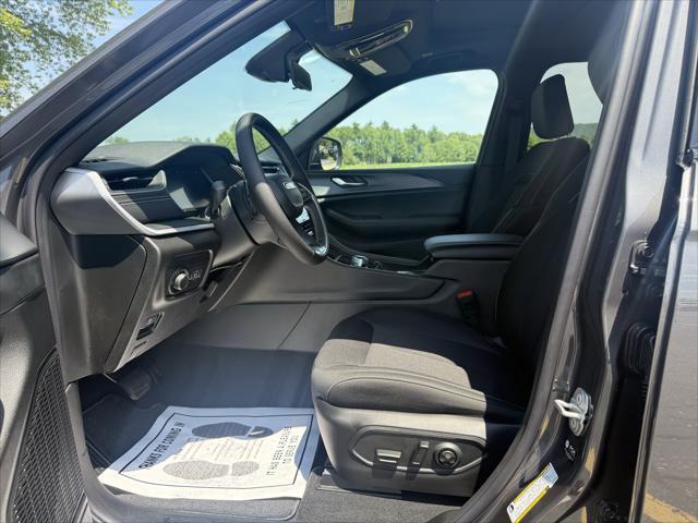2025 Jeep Grand Cherokee L Laredo X 4x4