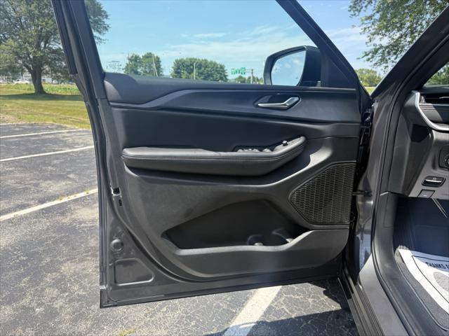 2025 Jeep Grand Cherokee L Laredo X 4x4