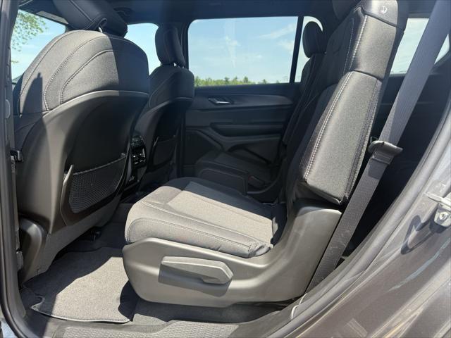 2025 Jeep Grand Cherokee L Laredo X 4x4