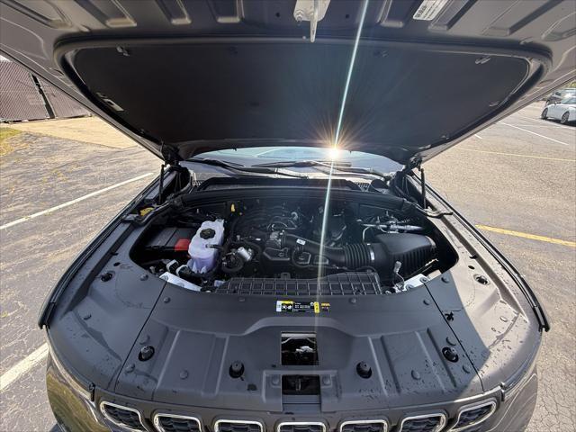 2025 Jeep Grand Cherokee L Laredo X 4x4