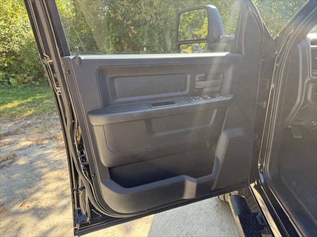 2025 Ram 3500 Tradesman Crew Cab 4x4 6'4" Box