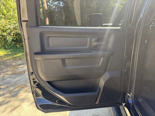 2025 Ram 3500 Tradesman Crew Cab 4x4 6'4" Box