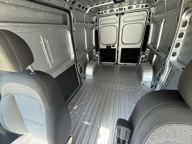 2025 Ram ProMaster 2500 Cargo Van Tradesman High Roof 136" WB w/Pass Seat