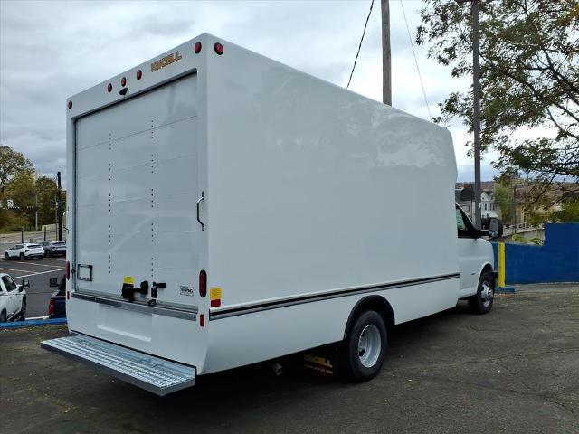2025 Chevrolet Express Cutaway Work Van