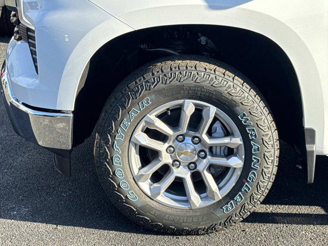 2026 Chevrolet Silverado 1500 4WD Crew Cab Standard Bed LT