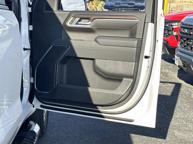 2026 Chevrolet Silverado 1500 4WD Crew Cab Standard Bed LT