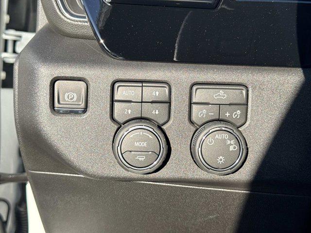 2026 Chevrolet Silverado 1500 4WD Crew Cab Standard Bed LT