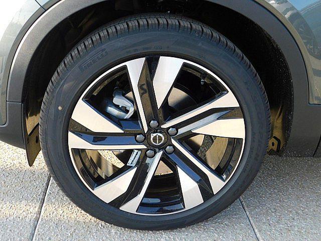 2026 Volvo XC40 Ultra, B5 AWD Gas (mild hybrid), Dark