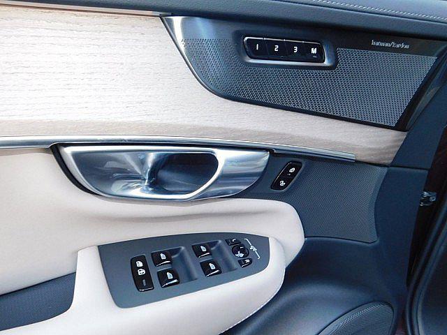 2026 Volvo XC90 Plug-In Hybrid Ultra, T8 AWD, Electric/Gasoline, Bright, 7 Seats