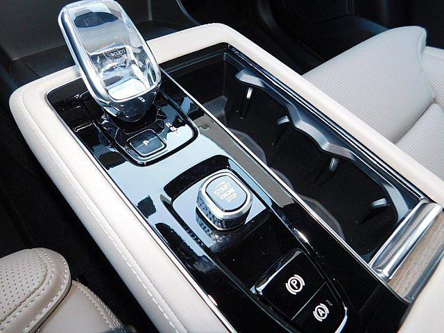 2026 Volvo XC90 Plug-In Hybrid Ultra, T8 AWD, Electric/Gasoline, Bright, 7 Seats