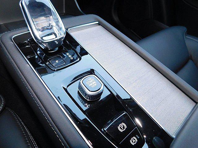 2026 Volvo XC90 Plug-In Hybrid Ultra, T8 AWD, Electric/Gasoline, Bright, 7 Seats