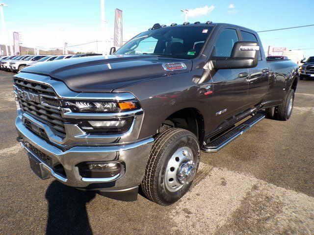 2026 RAM Ram 3500 RAM 3500 BIG HORN CREW CAB 4X4 8 BOX