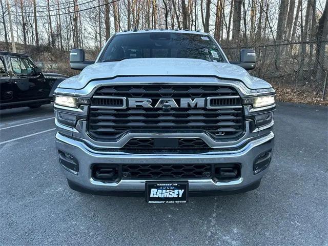 2026 RAM Ram 3500 RAM 3500 TRADESMAN CREW CAB 4X4 8 BOX