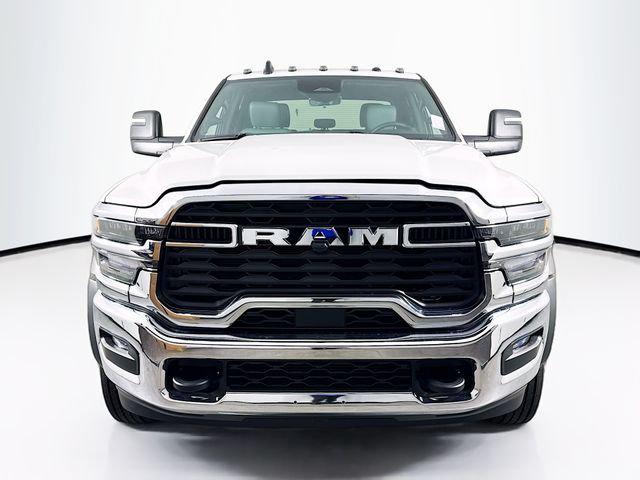 2026 RAM Ram 5500 Chassis Cab RAM 5500 TRADESMAN CHASSIS CREW CAB 4X4 84 CA