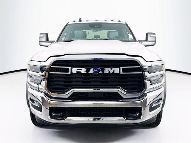 2026 RAM Ram 5500 Chassis Cab RAM 5500 TRADESMAN CHASSIS CREW CAB 4X4 84 CA