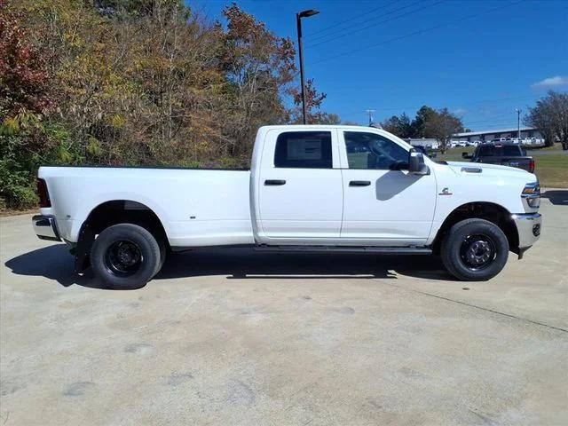 2026 RAM Ram 3500 RAM 3500 TRADESMAN CREW CAB 4X4 8 BOX
