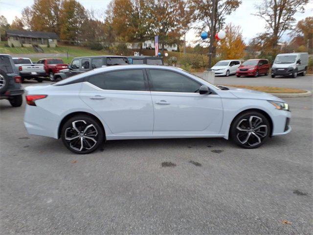 2023 Nissan Altima SR Intelligent AWD 2023 Nissan Altima SR Intelligent AWD