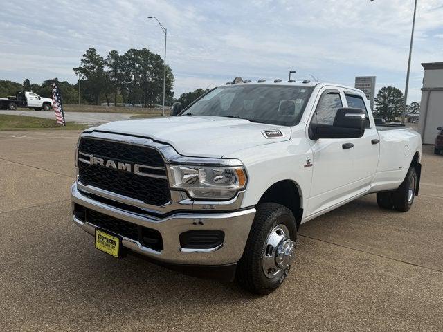 2024 RAM 3500 Tradesman Crew Cab 4x4 8 Box 2024 RAM 3500 Tradesman Crew Cab 4x4 8 Box