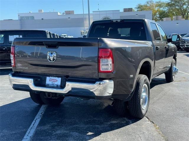 2022 RAM 3500 Big Horn Crew Cab 4x2 8 Box 2022 RAM 3500 Big Horn Crew Cab 4x2 8 Box