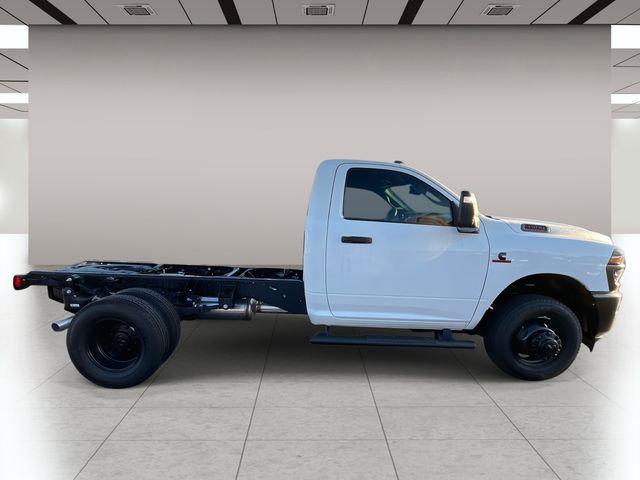 2025 RAM Ram 3500 Chassis Cab RAM 3500 TRADESMAN CHASSIS REGULAR CAB 4X4 60 CA